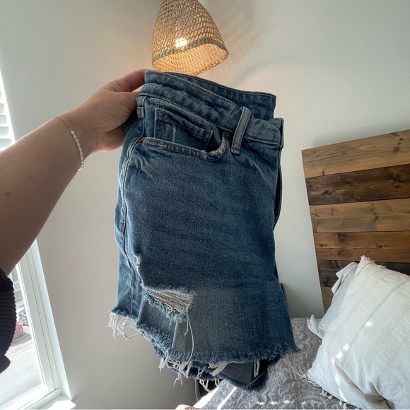 Old Navy High Rise OG Straight Shorts in Size 10 - Picture 2 of 4